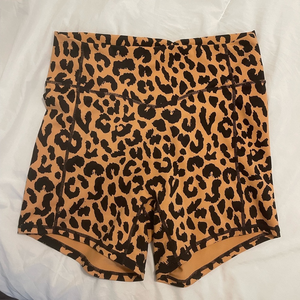 Balance Athletica “vitality” ascend shorts